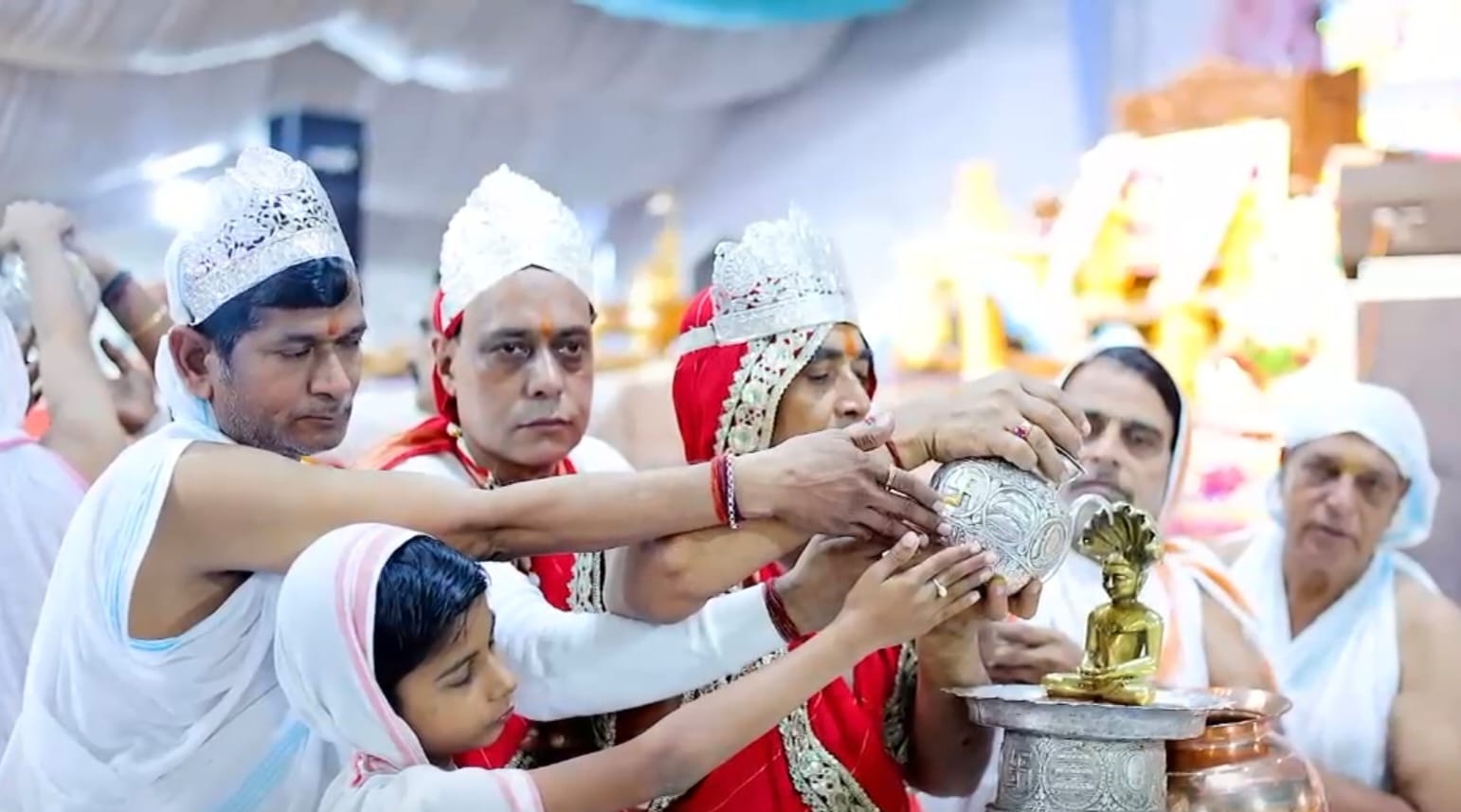 आरोन में अमृत कुण्ड का शिलान्यास हुआ*दो दिवसीय वार्षिक जैन विमान महोत्सव का आयोजन 8 एवं 9 को