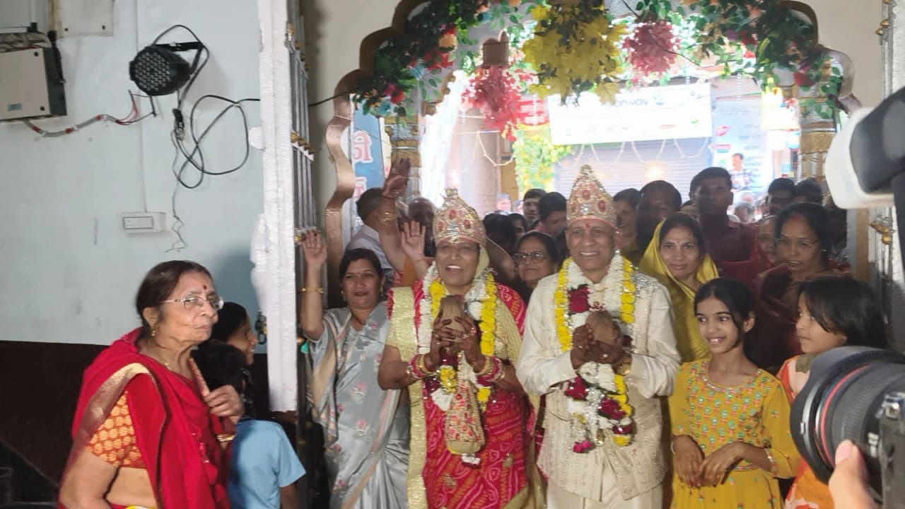 पंचकल्याणक महोत्सव के द्वितीय दिवस मनाया गया जन्मकल्याणक एवम निकली शोभायात्रा