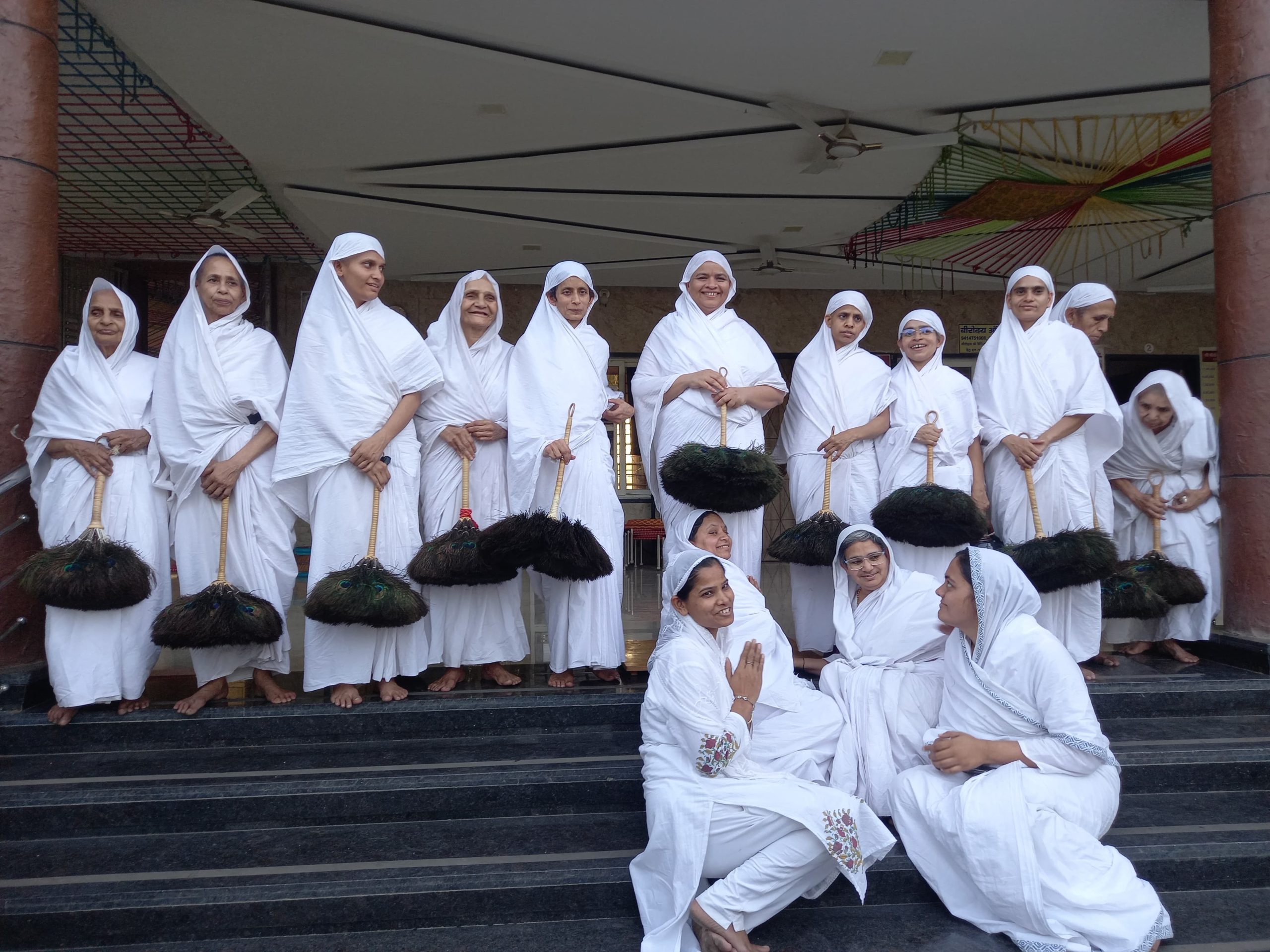 आर्यिका श्री विशिष्टमति माताजी ने पाश्चात्य संस्कृति से दूर रहकर धर्म और संस्कार अपनाने का संदेश दिया