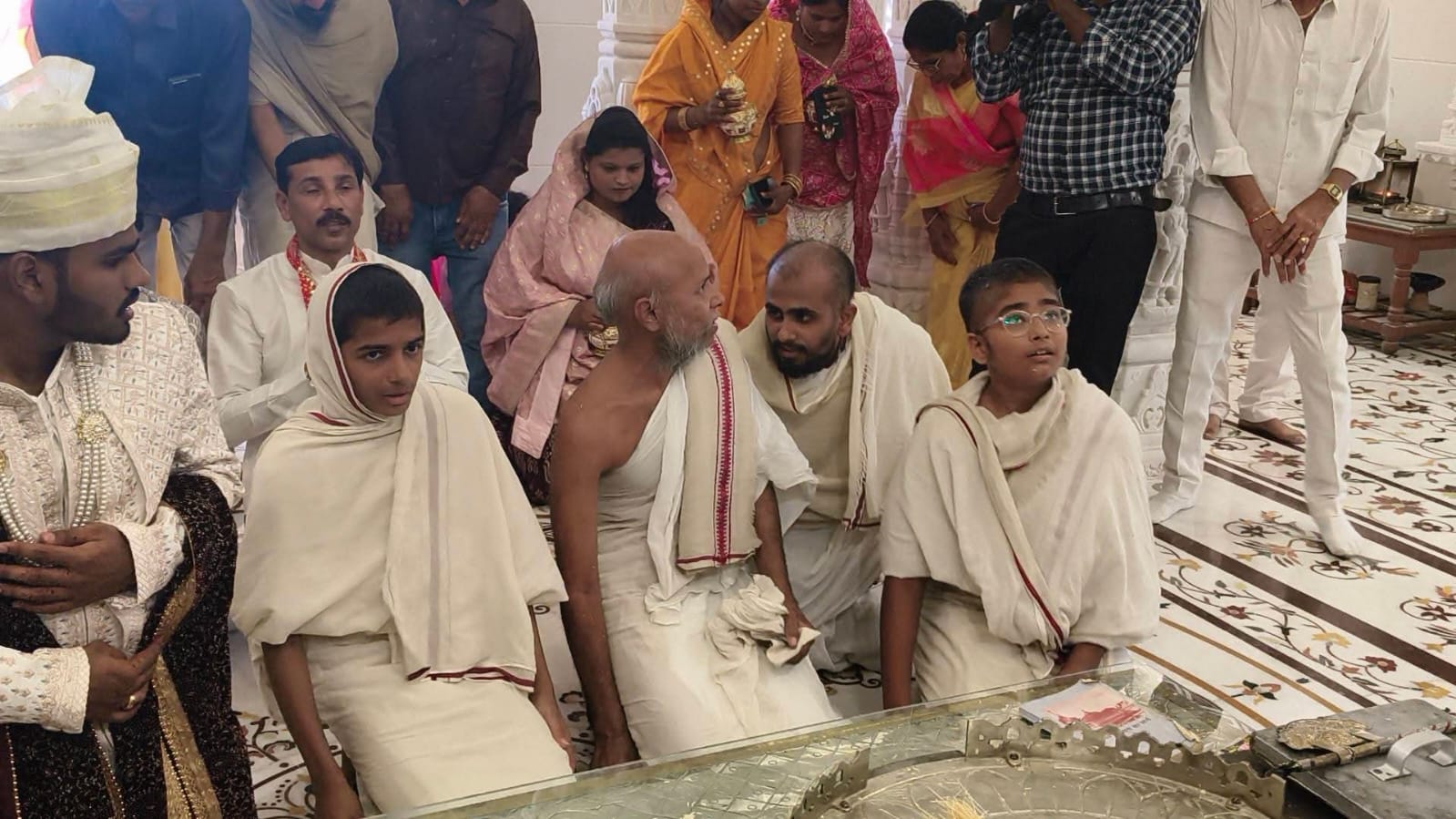 सर्व समाजजनों ने किया श्रद्धा भक्ति से आचार्य पूज्य आनंद चंद सागर सूरी महाराज का भावपूर्ण अभिनंदन। ऐतिहासिक मंगल प्रवेश हुआ।