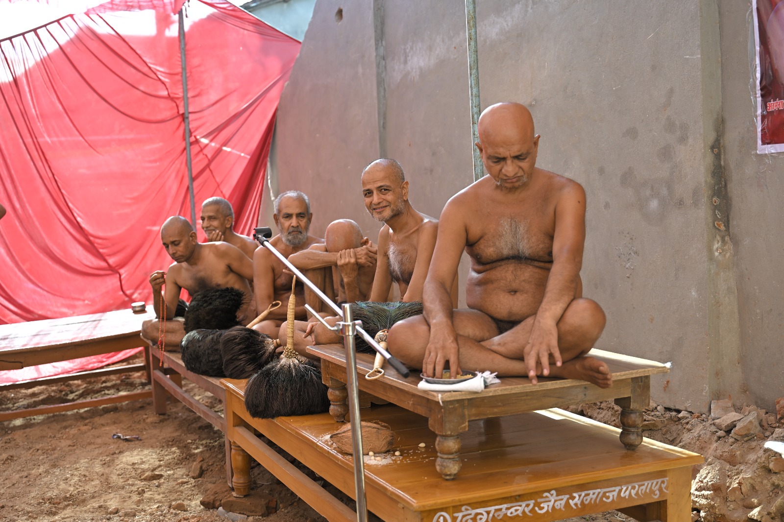 सफल व्यक्तियों की ज़िन्दगी की डायरी में ये शब्द नहीं होते..“अभी नहीं”, “बाद में” या “कल करेंगे”..! अंतर्मना आचार्य श्री प्रसन्न सागरजी महाराज 