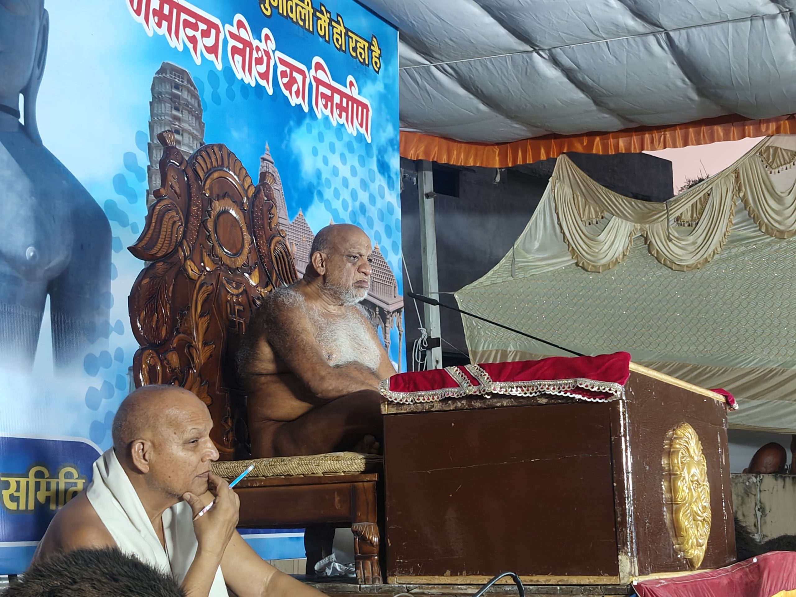 जिंदगी कुछ कर गुजरने के लिए मिलीं है दुनिया में उन्हीं का नाम रहता है जो दुनिया को कुछ देते हैं –मुनि पुंगव श्रीसुधासागर जी महाराज अभिषेक शांति धारा पशु पक्षियों के लिए भी हो 