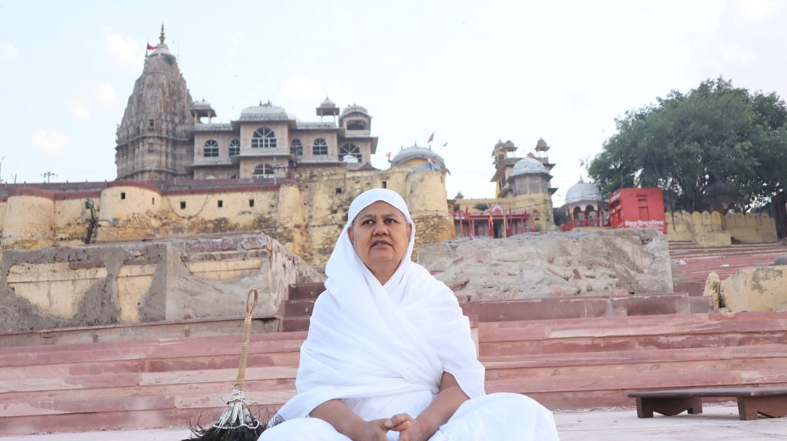 केशवरायपाटन में धर्मसभा में स्वस्ति भूषण माताजी ने दिए प्रवचन भारतीय संस्कृति को अपनाने पर जोर