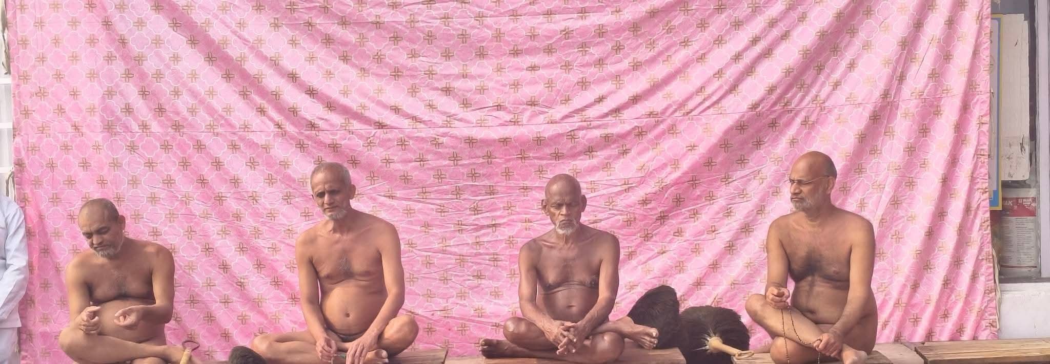 देवपुरा में मुनिश्री योगसागर का मंगल प्रवास, सामूहिक पूजन और देशना में उमड़े श्रद्धालुधन नश्वर है, मनुष्य जीवन अमूल्य… इसे मोबाइल और टीवी में व्यर्थ नहीं गंवाएं: मुनिश्री योगसागर महाराज