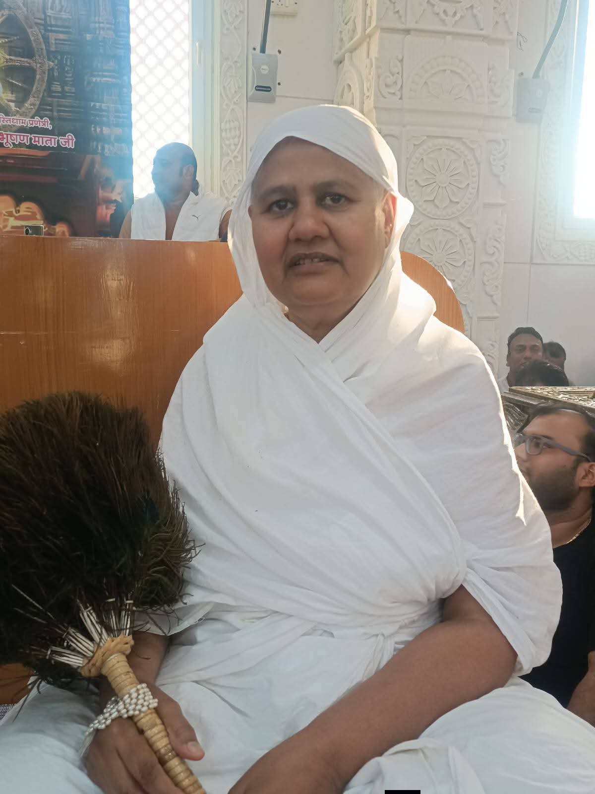 हीरो-हीरोइन नहीं, भगवान रामजी और सीताजी को बनाएं रोल मॉडल : स्वस्तिभूषण माताजी