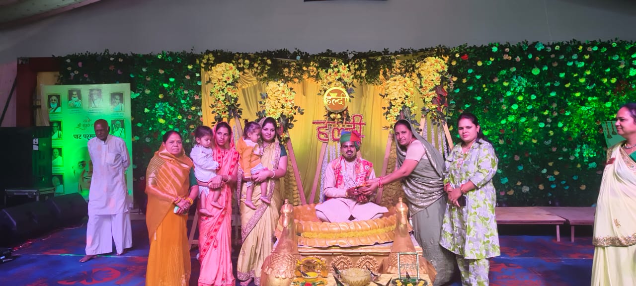 दीक्षार्थी संयम मेहता के दीक्षा महोत्सव समारोह में उत्सव जैसा माहौल  दीक्षार्थी की दूल्हे की तरह बिंदोरी निकालने के साथ हल्दी की क्रिया हुई सम्पन्न 