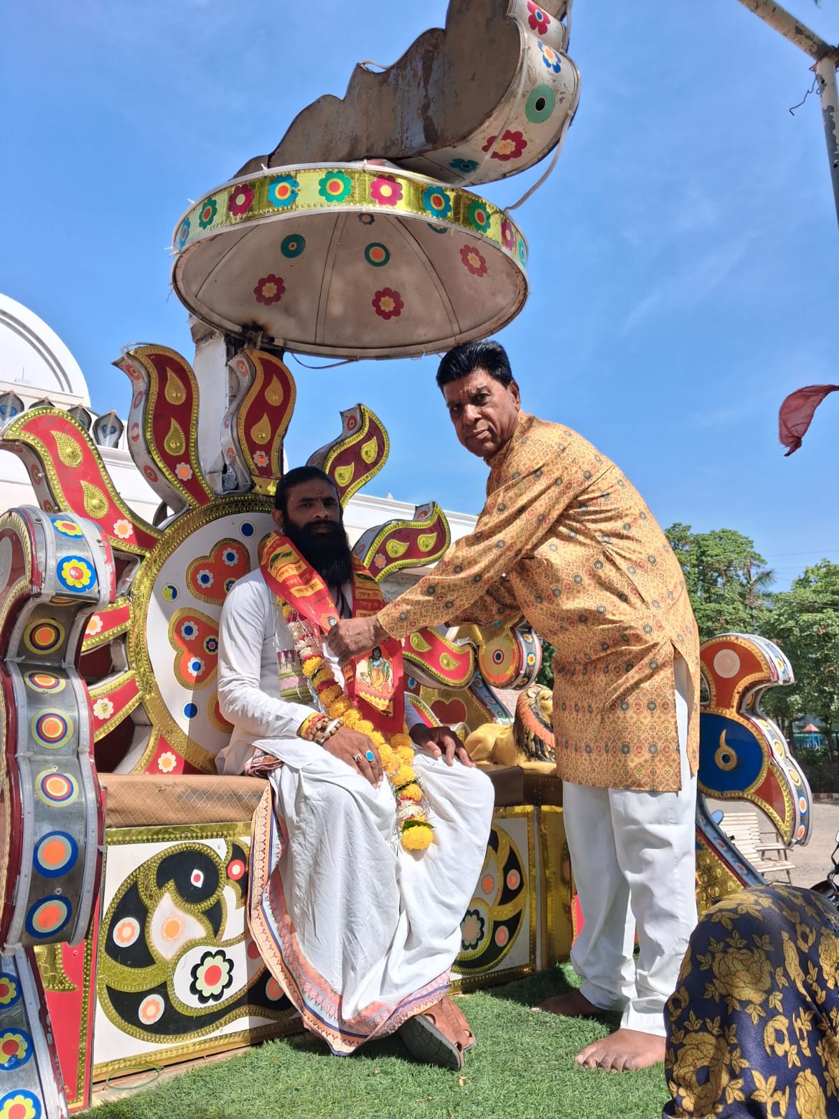 कलश यात्रा के साथ रात्रि कालीन कथा का शुभारंभ। धामनोद । धार। से दीपक प्रधान की रिपोर्ट