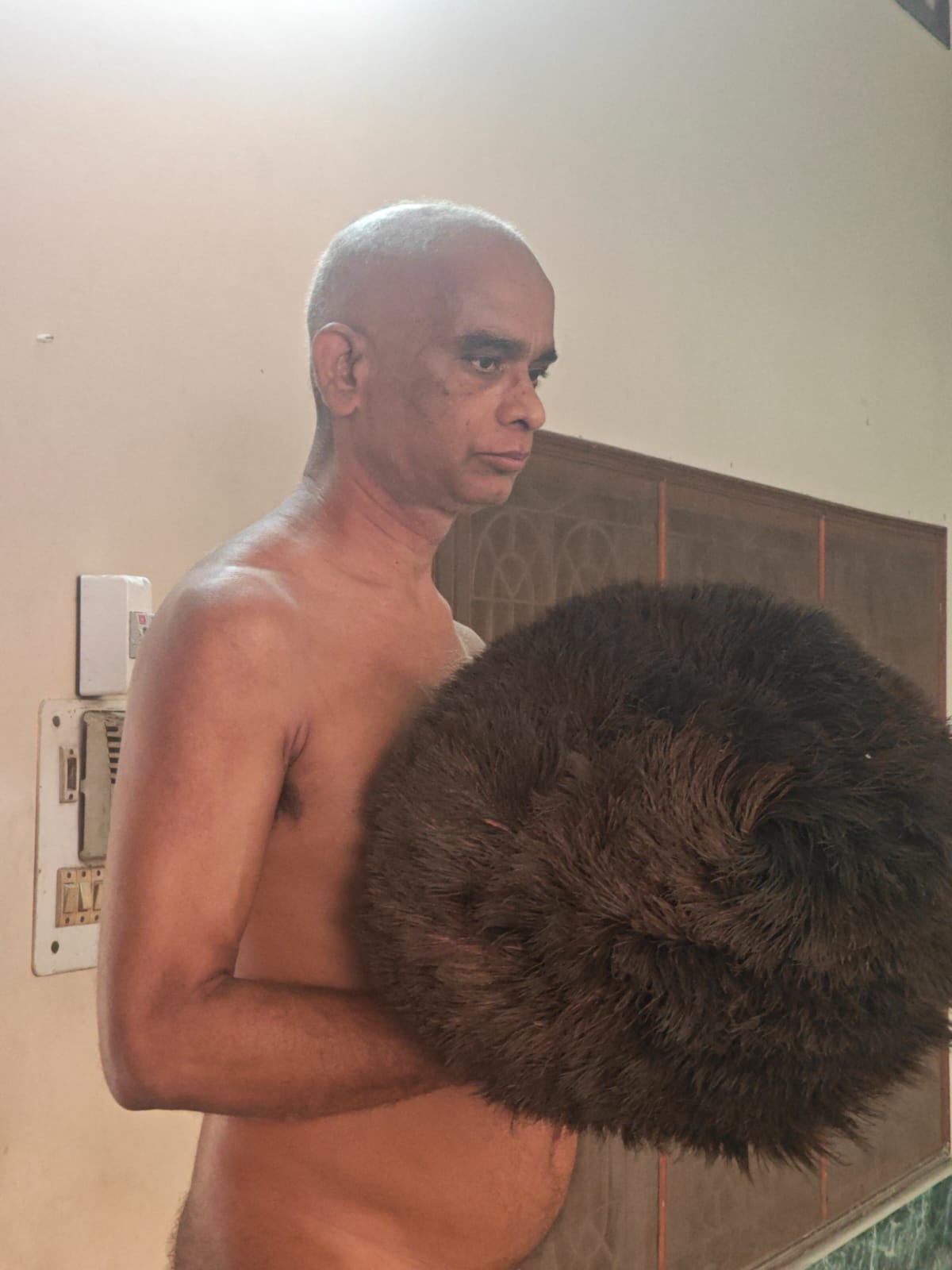 आचार्य श्री विनिश्चय सागर महाराज का हुआ कैशलोचन शिक्षा केवल ज्ञान प्राप्त करने का माध्यम नहीं है बल्कि यह व्यक्ति के चरित्र संस्कार और व्यक्तित्व का निर्माण करती है आचार्य श्री विनिश्चय सागर महाराज