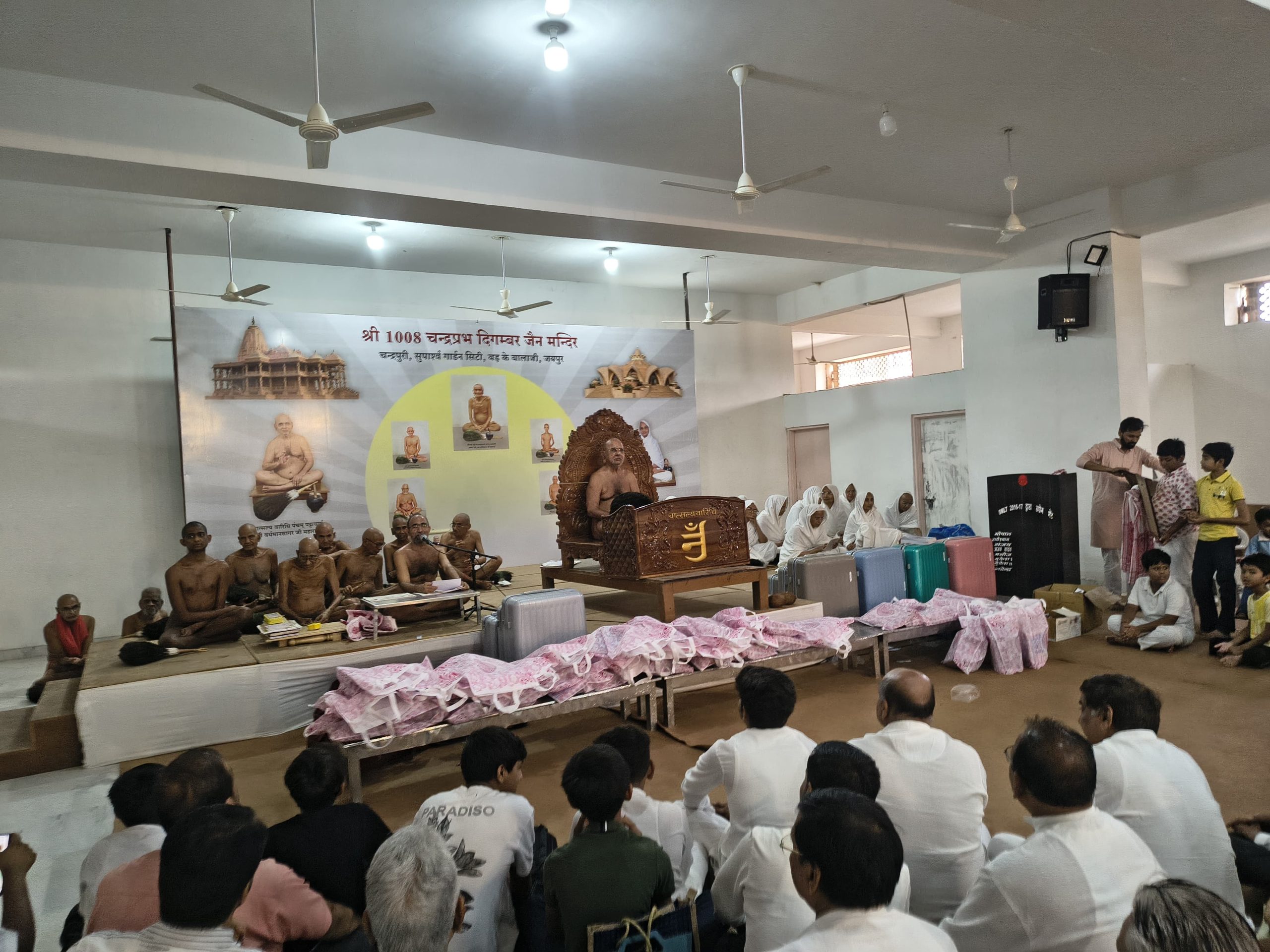 धार्मिक शिविर से जीवन में धर्म,संस्कार के उपदेश एवम् ज्ञान,प्राप्त होता हे।आचार्य श्री वर्धमान सागर जी