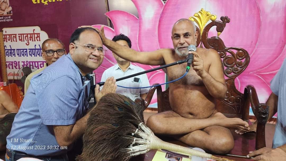 सुधासागर महाराज सबसे बड़े धुरंधर, उनमें आचार्य विद्यासागर महाराज के संस्कार और तेज दिखाई देता है: विहर्षसागर महाराज