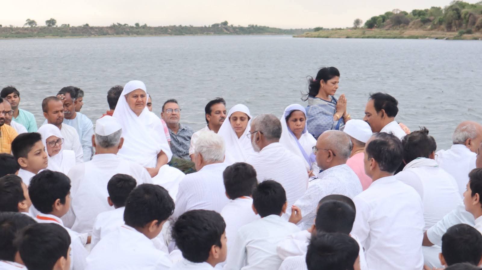 शिक्षा से इंसान की सोच और जीवन बदलता है, नई पीढ़ी को संस्कार देना जरूरी स्वास्तिभूषण: माताजी