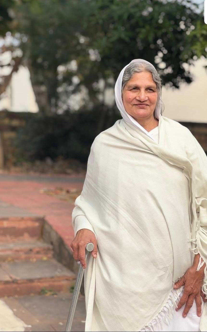 सद्गति गमन सप्तम प्रतिमाधारी उर्विला दादी तालबेहट*  