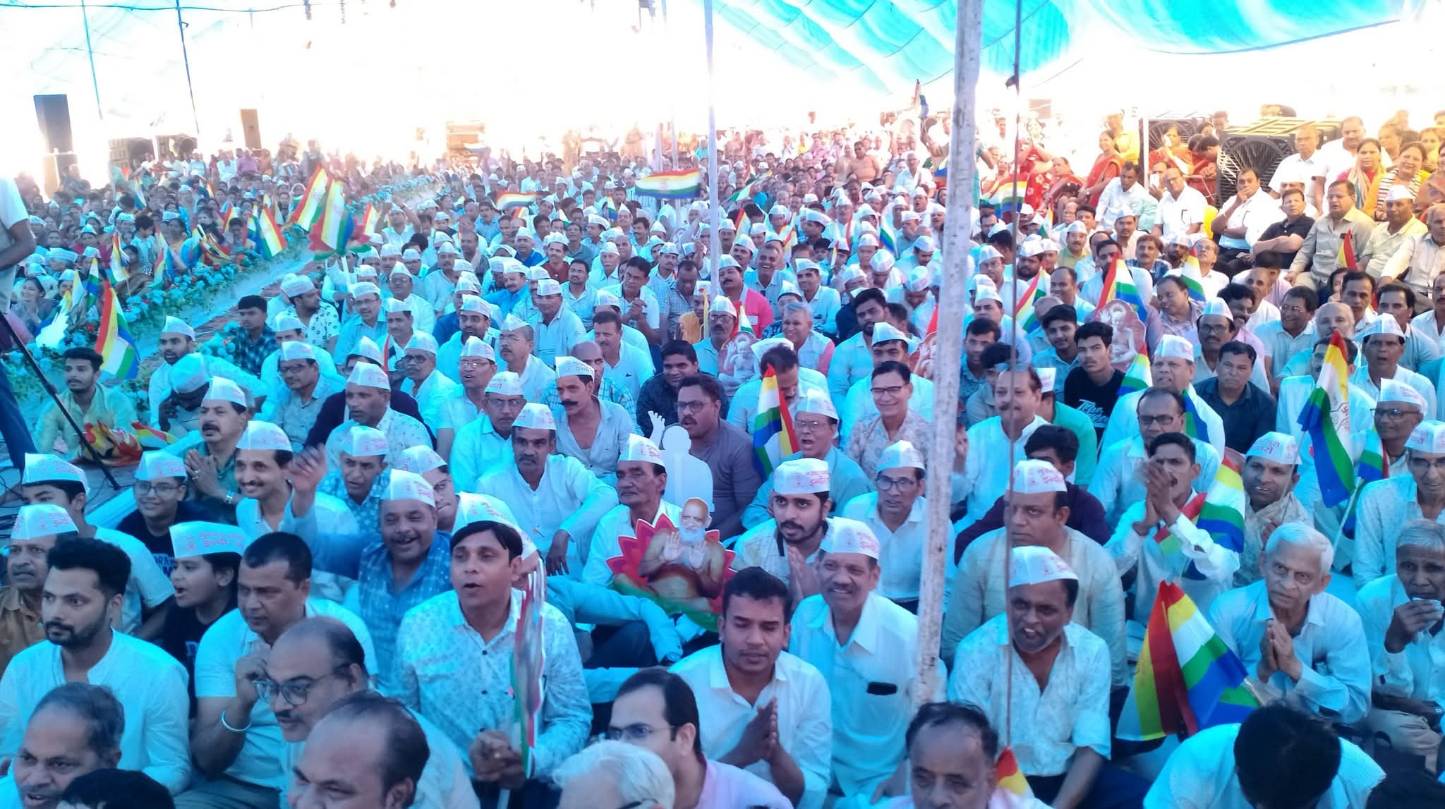 सच तो यह है कि गुना में केवल इंदौर नहीं आया था, श्रद्धा आई थी। श्रीश जैन ललितपुर की कलम से