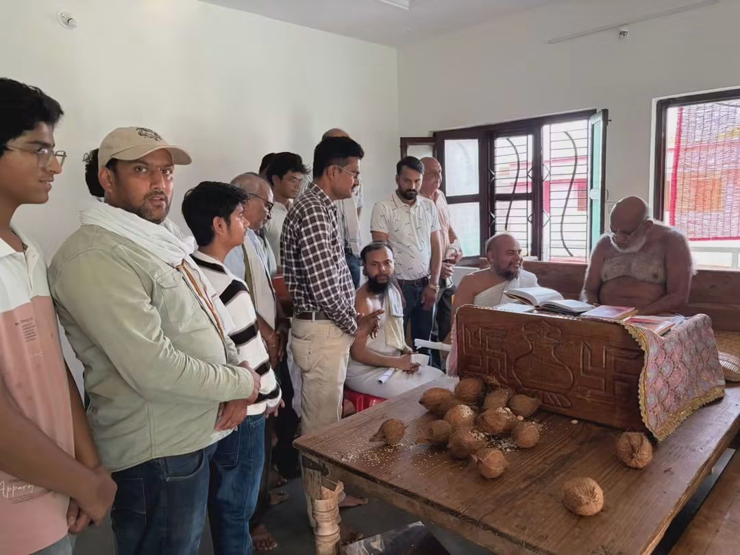 आध्यात्मिक संगमः महावीर की छांव में मिले दिगंबर और श्वेतांबर संत