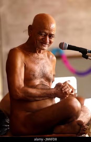 त्रयी वैयावृत्ति धारी आचार्य श्री विद्यासागर महाराज
