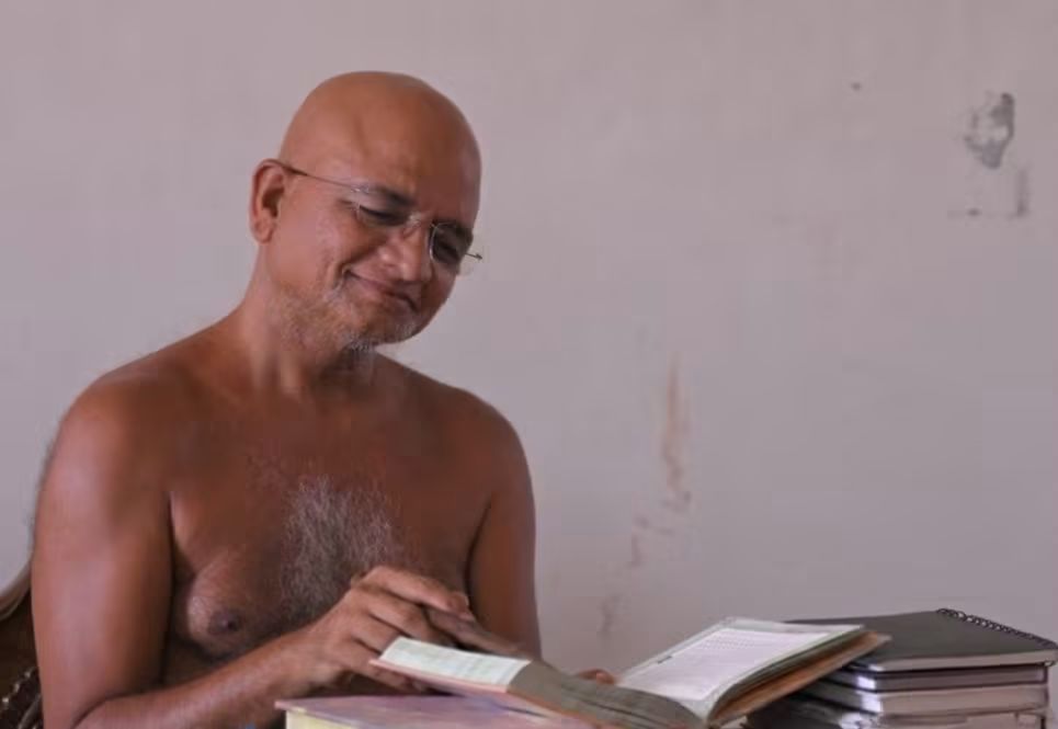 स्वाभिमान और स्वाभिमानी वही श्रेष्ठ है..जिसकी वाणी और व्यवहार में, मधुरता तथा स्वभाव में विनम्रता हो..! अंतर्मना आचार्य श्री प्रसन्न सागरजी महाराज