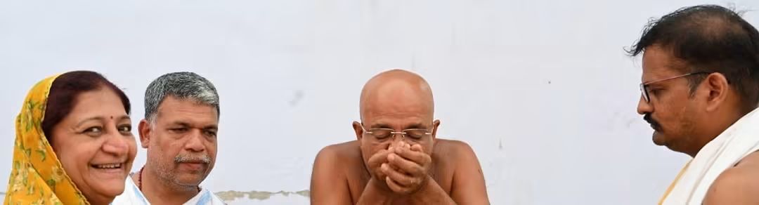फूटा घड़ा और फूला व्यक्ति.. हमेशा खाली ही रहता है..! अंतर्मना आचार्य श्री प्रसन्न सागरजी महाराज।