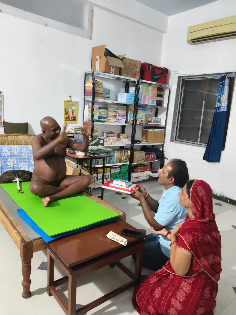 गुरुभक्ति व निःस्वार्थ सेवा की पराकाष्ठा को नमन अजैन ब्राह्मण परिवार की जिसने भक्ति का ऐसा प्रतिमान खड़ा किया जो सदियों तक याद किया जाएगा 