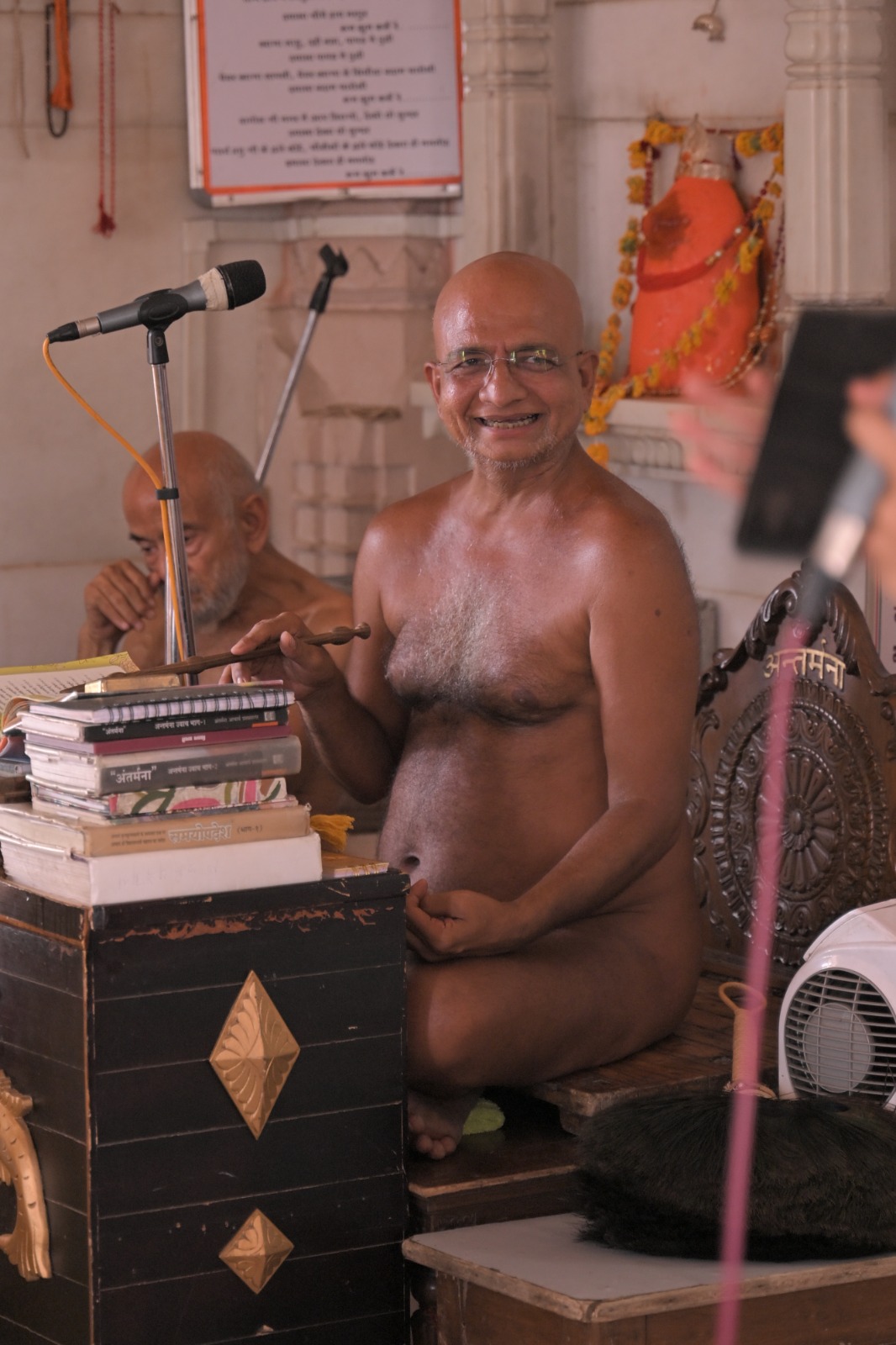 अथाह भीड़ की आपाधापी में, अपना कोई नहीं होता..! अंतर्मना आचार्य श्री प्रसन्न सागरजी महाराज