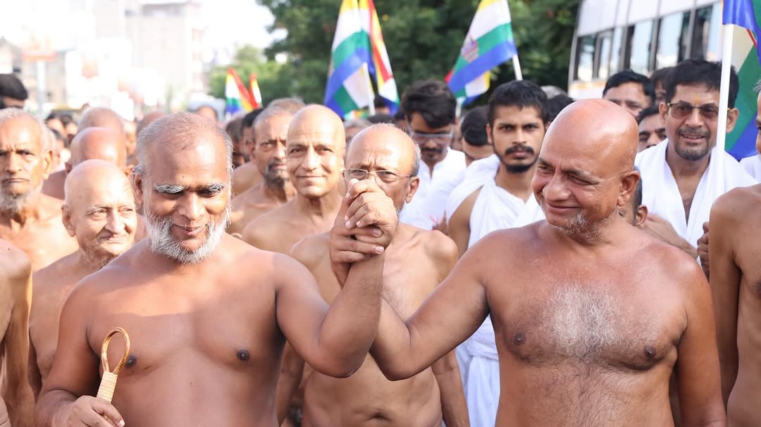 दो आचार्य, एक मंच और हजारों श्रद्धालु—दाहोद में रचा गया आध्यात्मिक इतिहास*