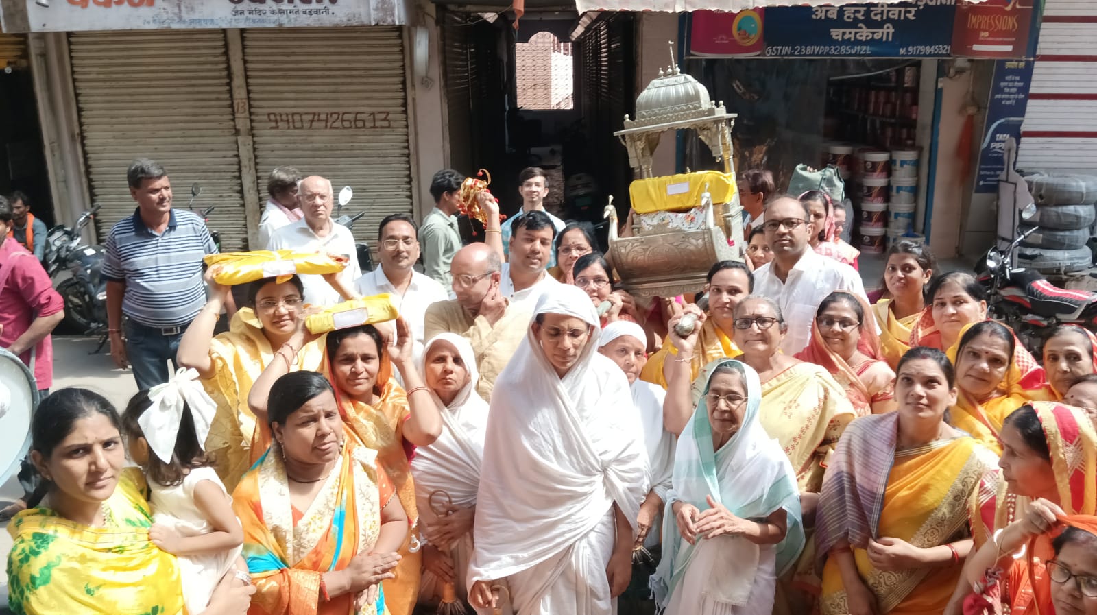श्रुत पंचमी पर्व पर श्रुत की निकाली शोभा यात्रा*आचार्य आदि सागर जी का मनाया आचार्य पदारोहण दिवस धामनोद से दीपक प्रधान की रिपोर्ट