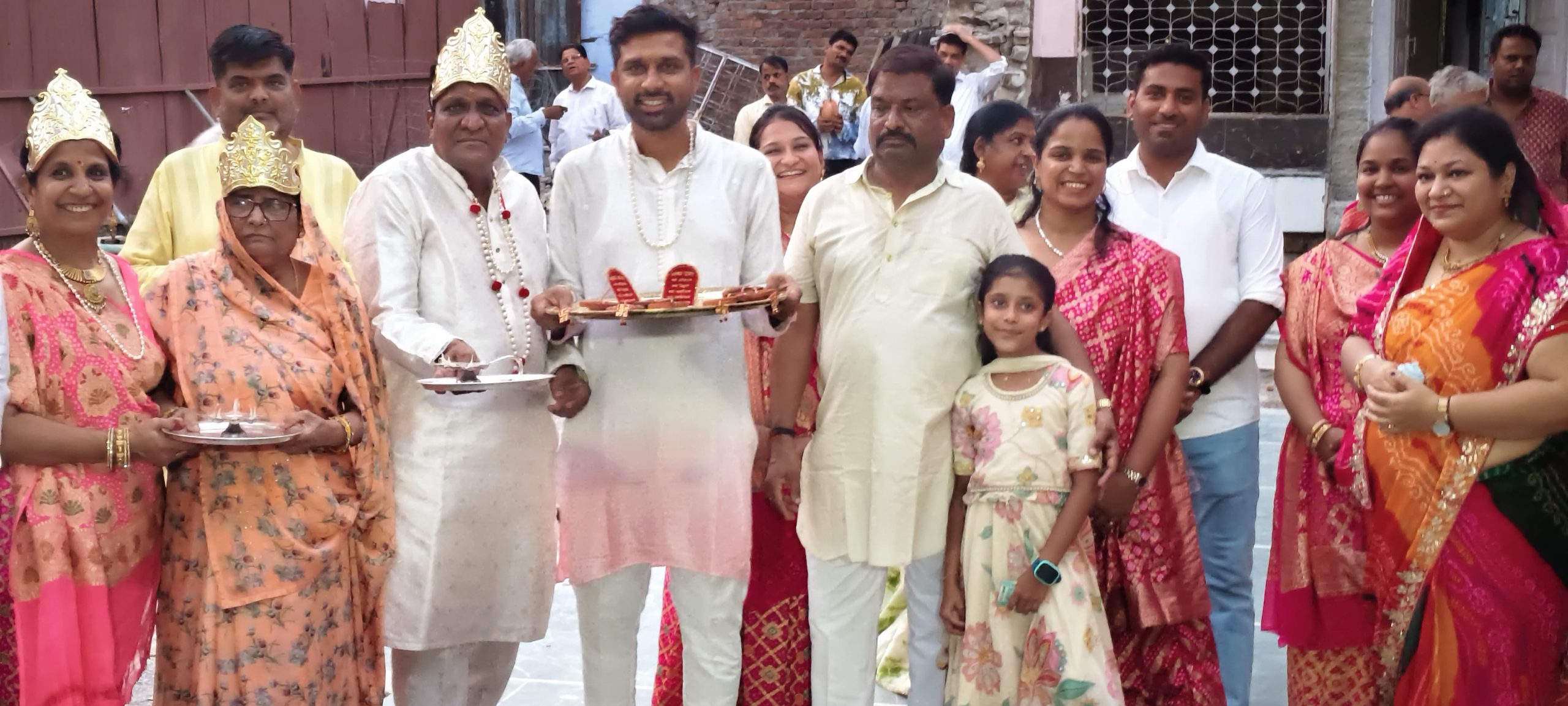 श्री जम्बूकुमार मित्तल परिवार ने भगवान मुनिसुव्रतनाथ की प्रतिमा का पुण्यार्जन प्राप्त किया एवम निकाली गई भव्य महाआरती