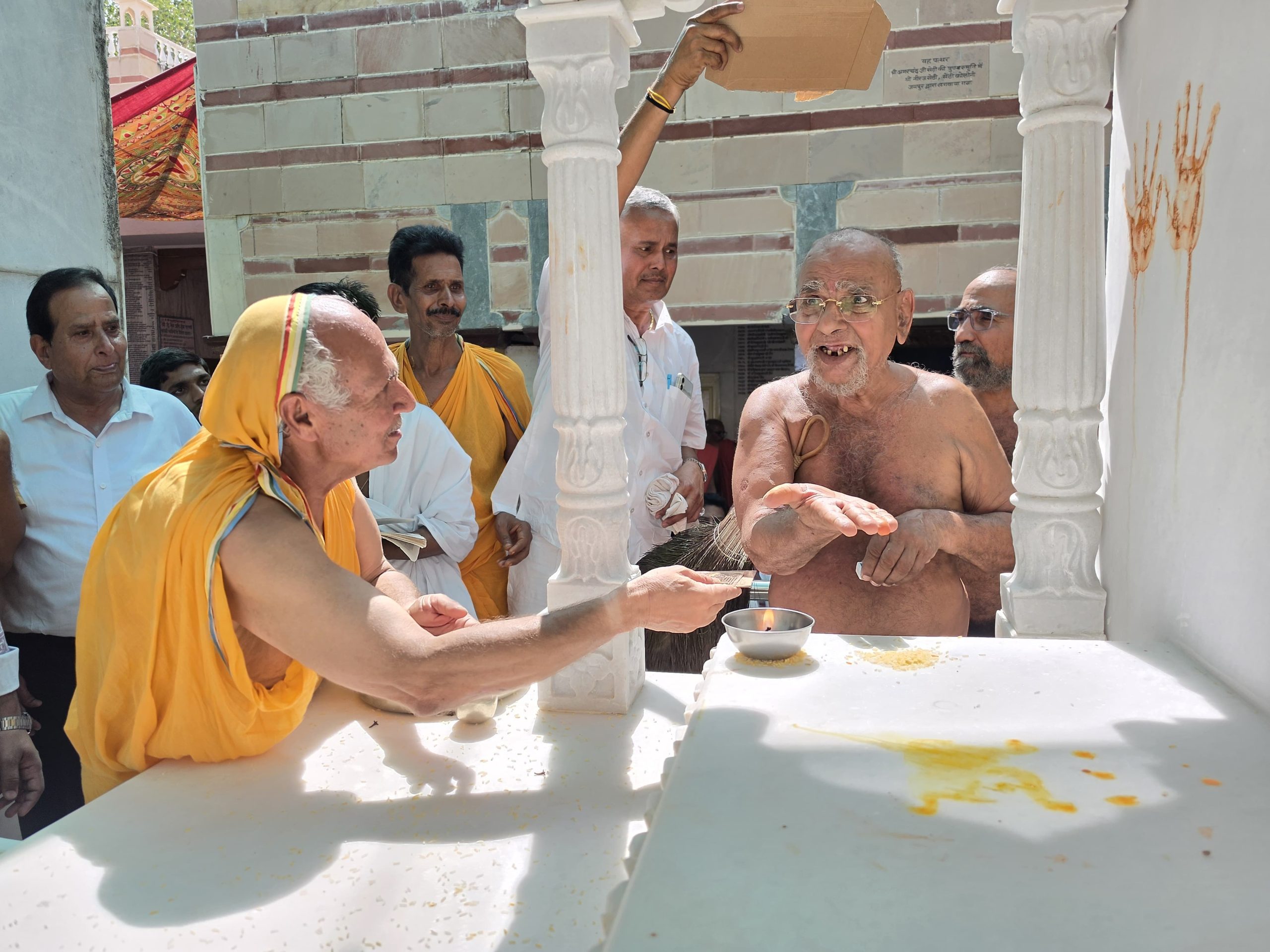 लूणवा में भूगर्भ से प्राप्त प्रतिमाओं के कारण अतिशय क्षेत्र था किंतु आचार्य कल्प श्री श्रुत सागर जी महाराज की समाधि होने से यह निर्वाण भूमि तीर्थ हो गया है।आचार्य श्री वर्धमान सागर जी