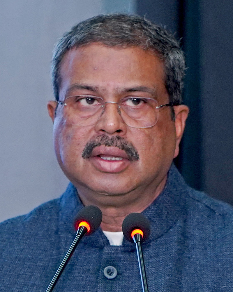 शिक्षा मंत्री धर्मेंद्र प्रधान ने दिया इस्तीफा