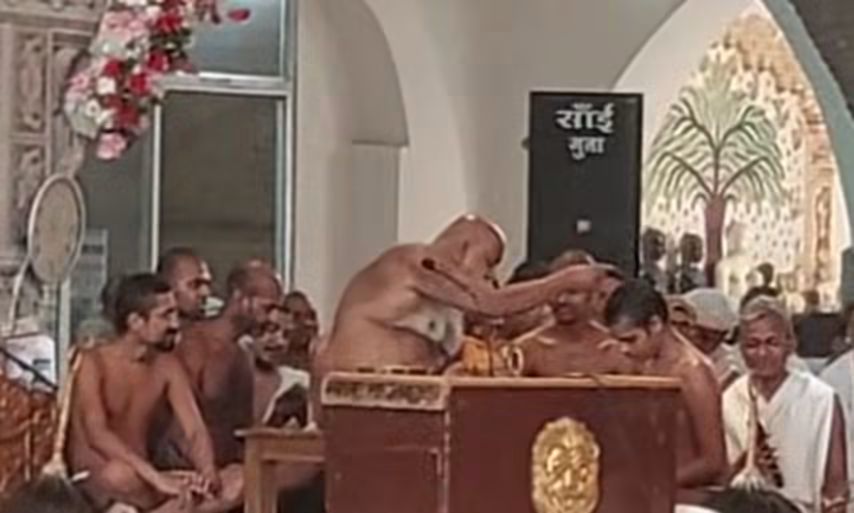 बजरंगगढ़ तीर्थ पर लिखा गया इतिहास आज क्षुल्लक जी महाराज को ऐलक दीक्षा प्रदान की गई