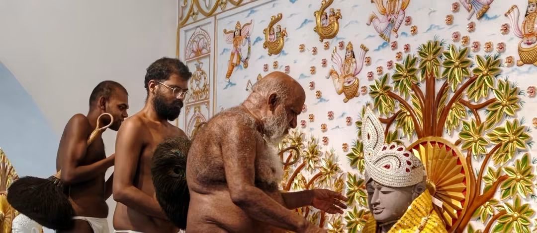 परमपूज्य मुनि पुंगव श्रीसुधासागरजी महाराज ने दी ऐलक दीक्षा*अमीर आदमी को लुटने का डर हमेशा बना रहता है -मुनि पुंगव श्रीसुधासागर जी महाराज