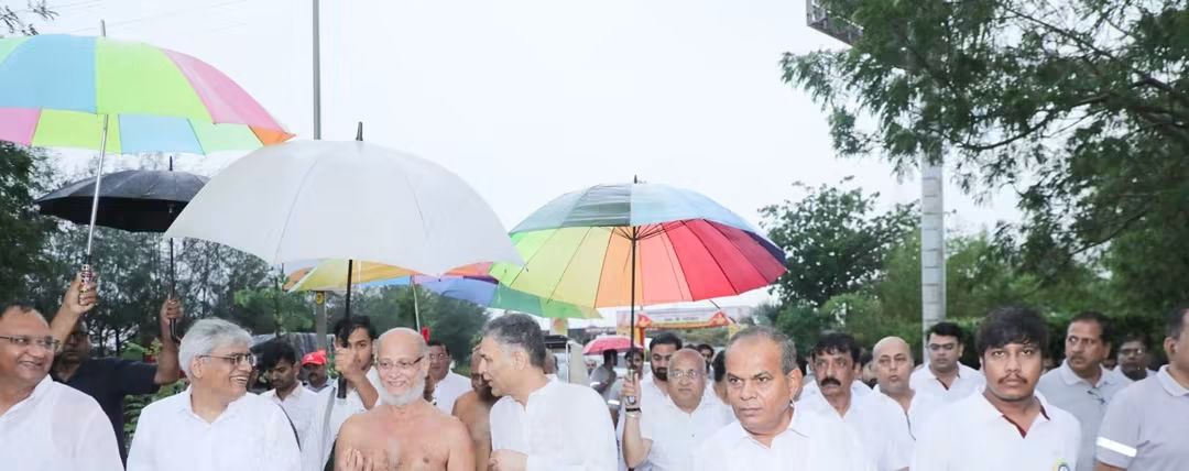 पाटनी परिवार की सादगी और धार्मिक प्रवृति देखकर अभिभूत हुआ हूँ – आचार्य श्री पुलकसागर महाराज आचार्य पुलकसागरजी महाराज का वंडर सीमेंट में भव्य मंगल प्रवेश*