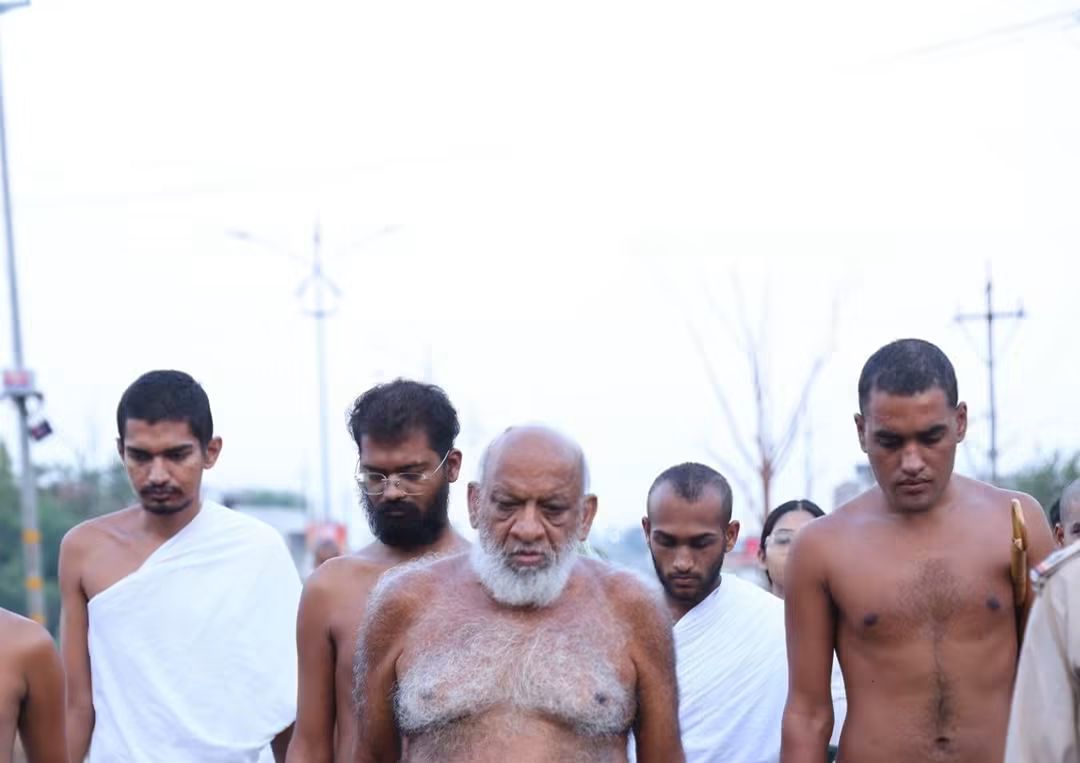 गुना से मंगल विहार पर भावुक हुआ जनसैलाब: बजरंगगढ़ तीर्थ से आचार्य सुधासागर महाराज का ऐतिहासिक प्रस्थान, राजस्थान में फिर जगी आगमन की उम्मीद