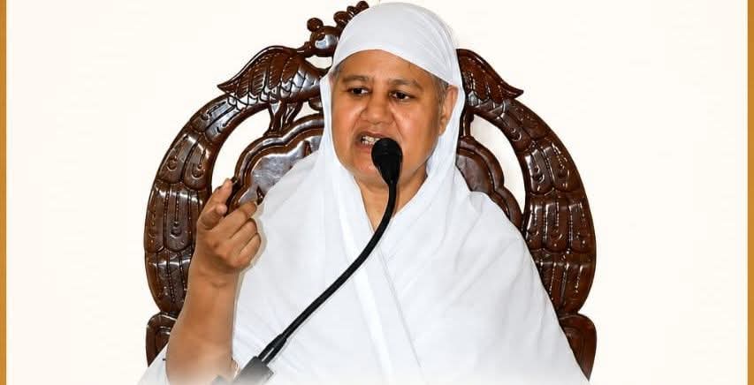 स्वास्तिभूषण माताजी ने बसंत विहार से महावीर नगर तक किया मंगल विहार, धर्मसभा में दिया आत्मज्ञान और संयम का संदेश