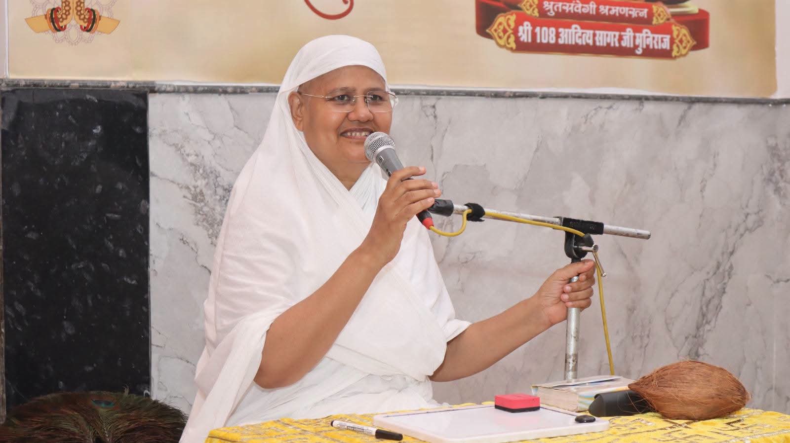 चाय कौन पीता है? क्यों पीता है? स्वास्तिभूषण माताजी टर्निग पॉइंट पुस्तक आलेख