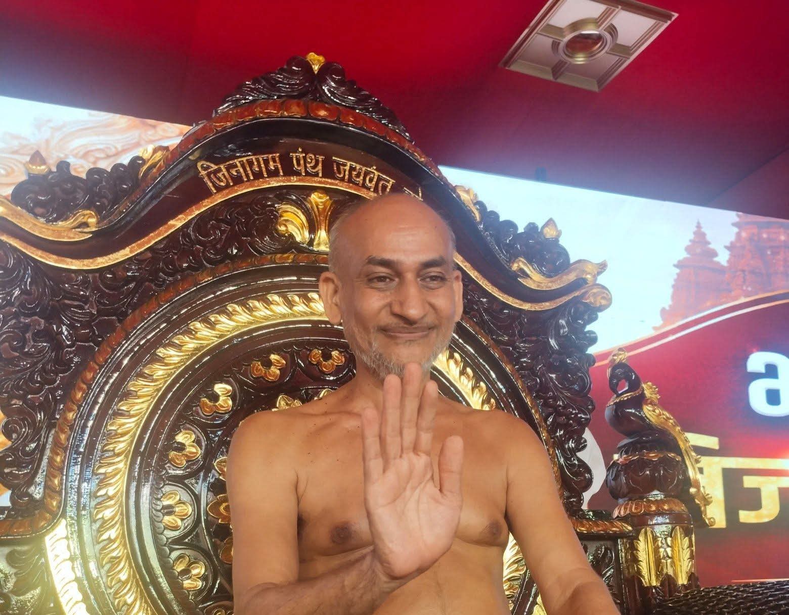 अतिशय क्षेत्र देहरा तिजारा में आचार्य विमर्श सागर महाराज ससंघ का हुआ भव्य चातुर्मासिक मंगल प्रवेश देहरा तिजारा जैन समाज की आन-बान-शान ही नहीं, बल्कि सम्पूर्ण भारतवर्ष की पहचान है — आचार्य विमर्श सागर महाराज तिजारा/देहरा (संजय जैन बड़जात्या)।