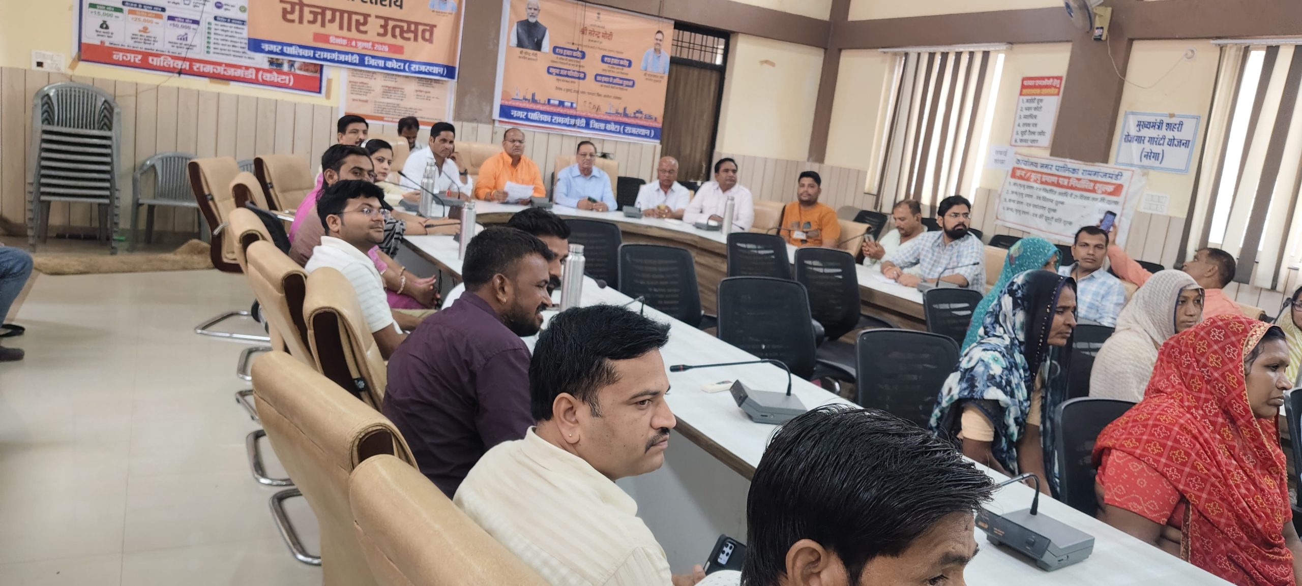 राजस्थान के औद्योगिक भविष्य की नई उड़ान: रामगंजमंडी में उत्साह के साथ देखा गया प्रधानमंत्री मोदी के बालोतरा रिफाइनरी उद्घाटन का लाइव प्रसारण