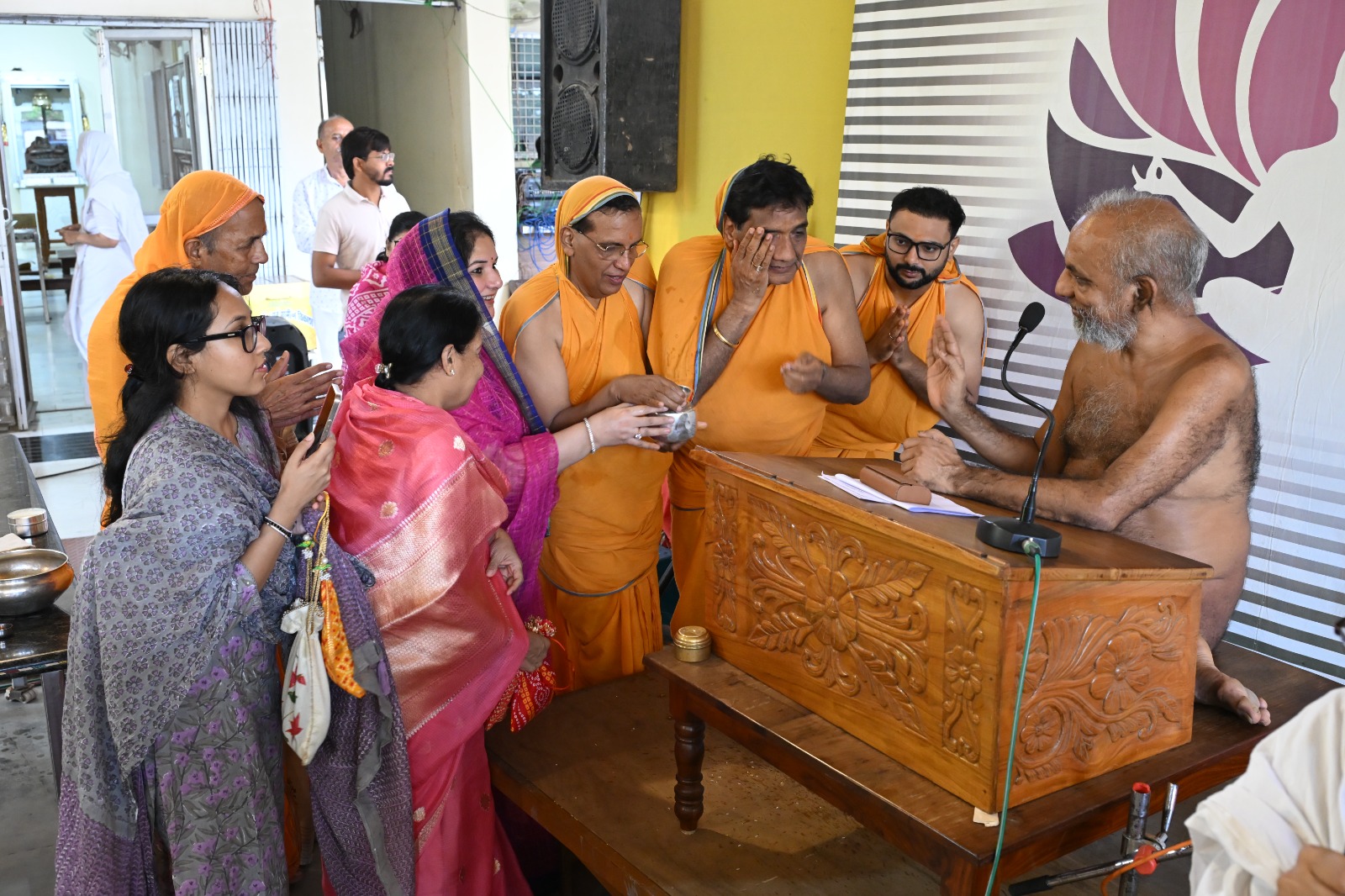 मुनि श्री प्रमाण सागर महाराज ने: सच्ची भक्ति का रहस्य बताया, बोले- श्रद्धा, सेवा, पूजा, सत्संग और समर्पण से होता है आत्मकल्याण