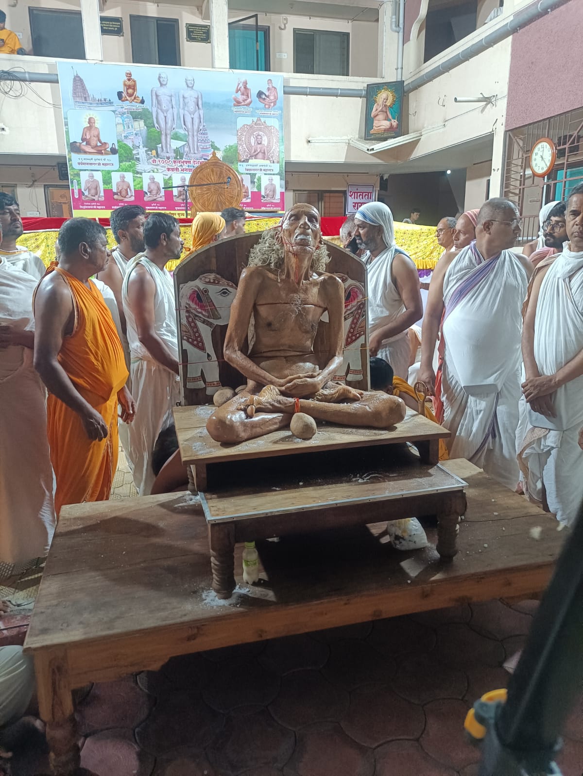 वीर कर्म योद्धा आचार्य श्री 108 वर्धमान सागर महाराज दक्षिण आचार्य श्री वर्धमान सागर महाराज दक्षिण की संलेखना पूर्वक समाधि।