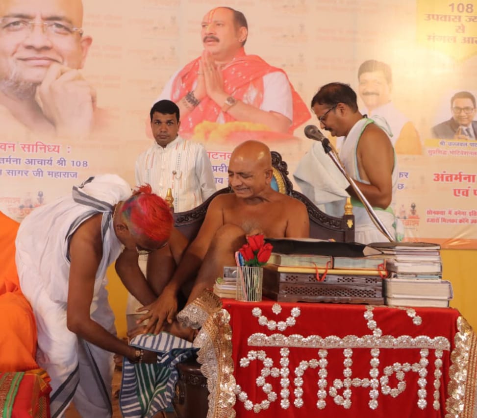 गुरु को भूलना, जीवन की सबसे बड़ी भूल; समय बदल सकता है, गुरु नहीं — अंतर्मना आचार्य प्रसन्न सागरजी महाराज