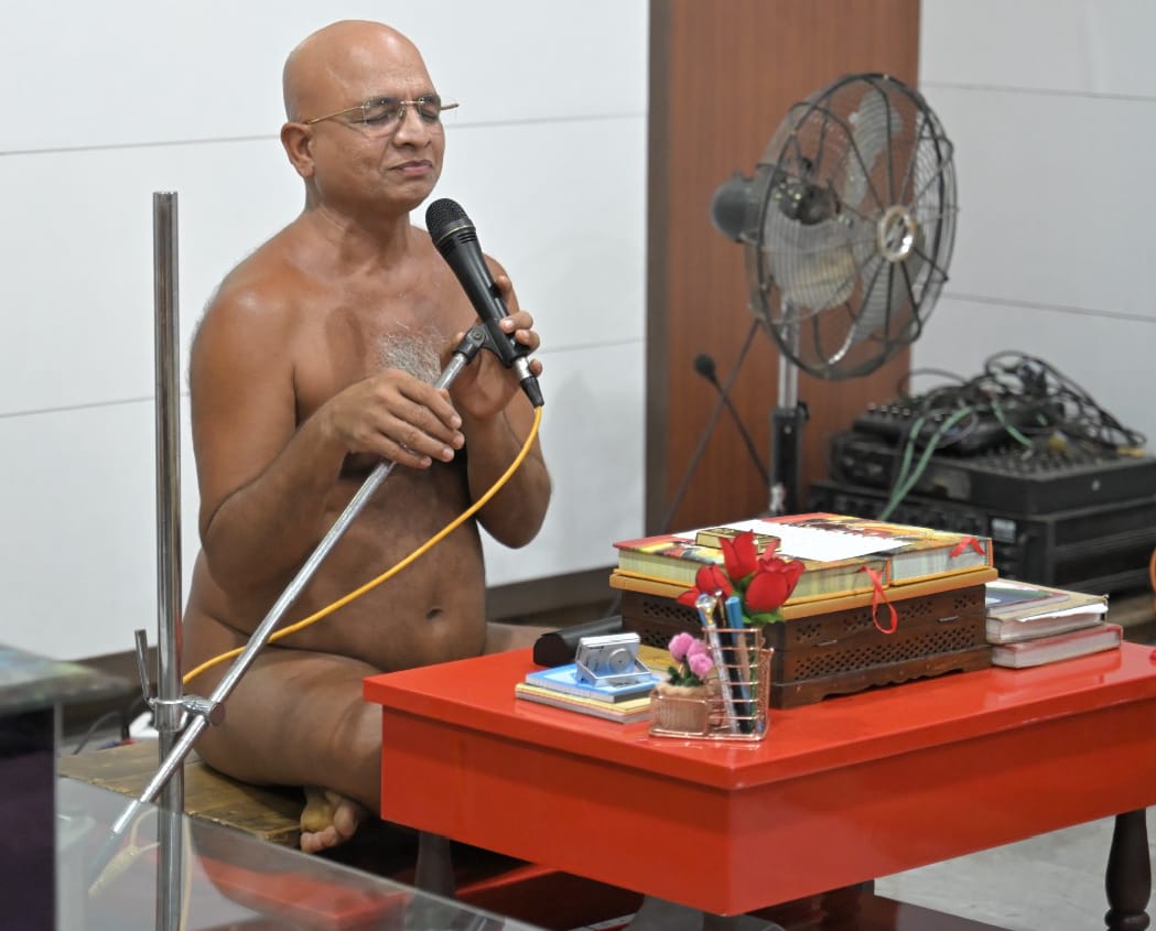 बोलने का लहजा ही बनाता है व्यक्तित्व, मधुर वाणी से दिलों में अमर बनें” — अंतर्मना आचार्य प्रसन्न सागर महाराज