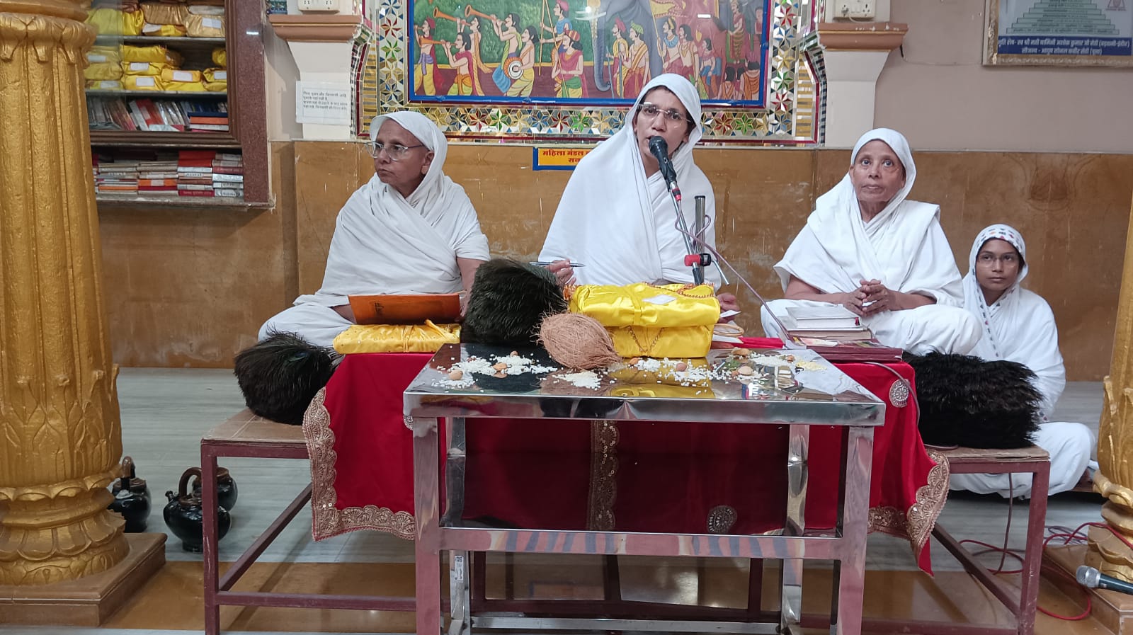 आप बहुत-भाग्यशाली हैं जो आपके यहां आचार्य सन्मति सागर जी महाराज का चातुर्मास हुआ है आर्यिका सुप्रज्ञमति माताजी