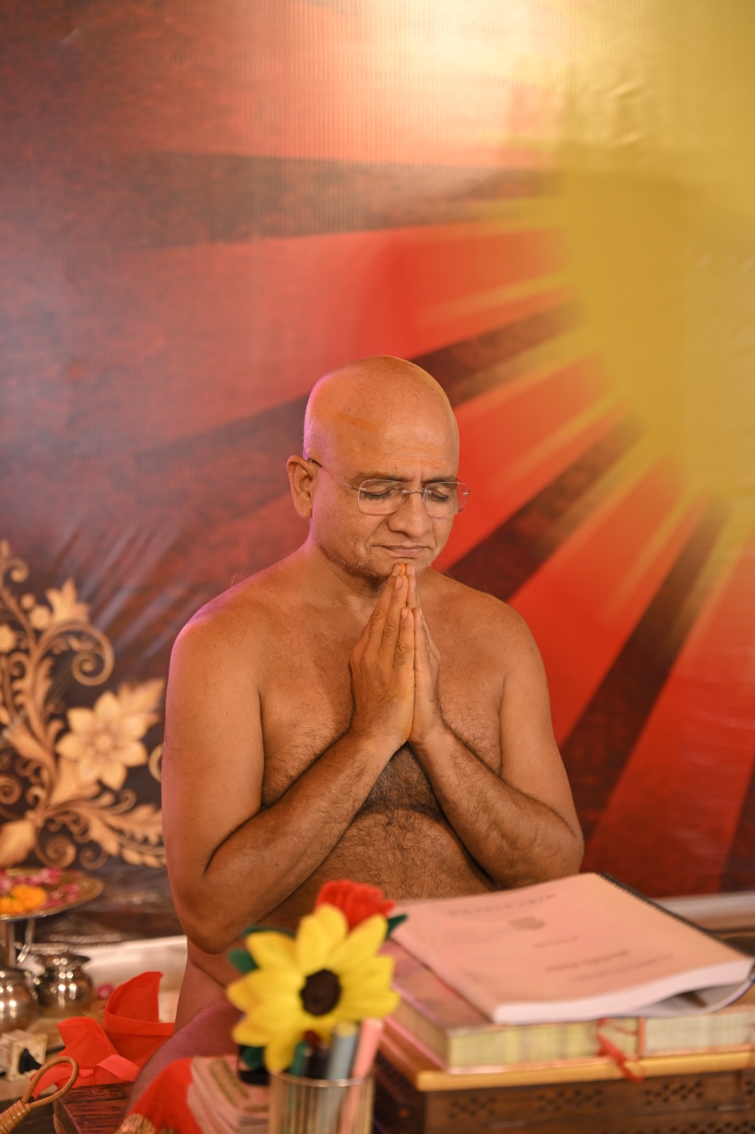 विवाह के लिए दुल्हन सजती है, लेकिन लड़के को जीवनभर की सजा मिल जाती है” — आचार्य प्रसन्न सागर महाराज का व्यंग्यपूर्ण संदेश, बदलती सामाजिक सोच पर किया प्रहार