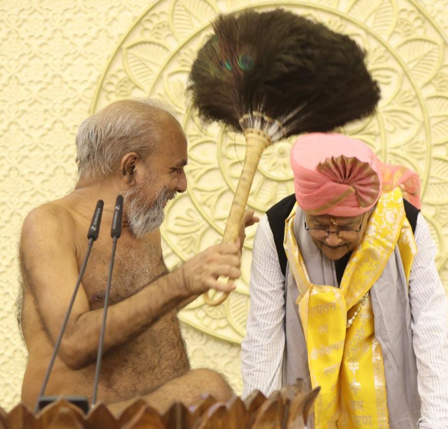 धर्म से जुड़ेगी राजनीति तो बनेगी रामायण, धर्म में घुसी राजनीति रचती है महाभारत” — राष्ट्रसंत मुनि श्री प्रमाणसागर महाराज