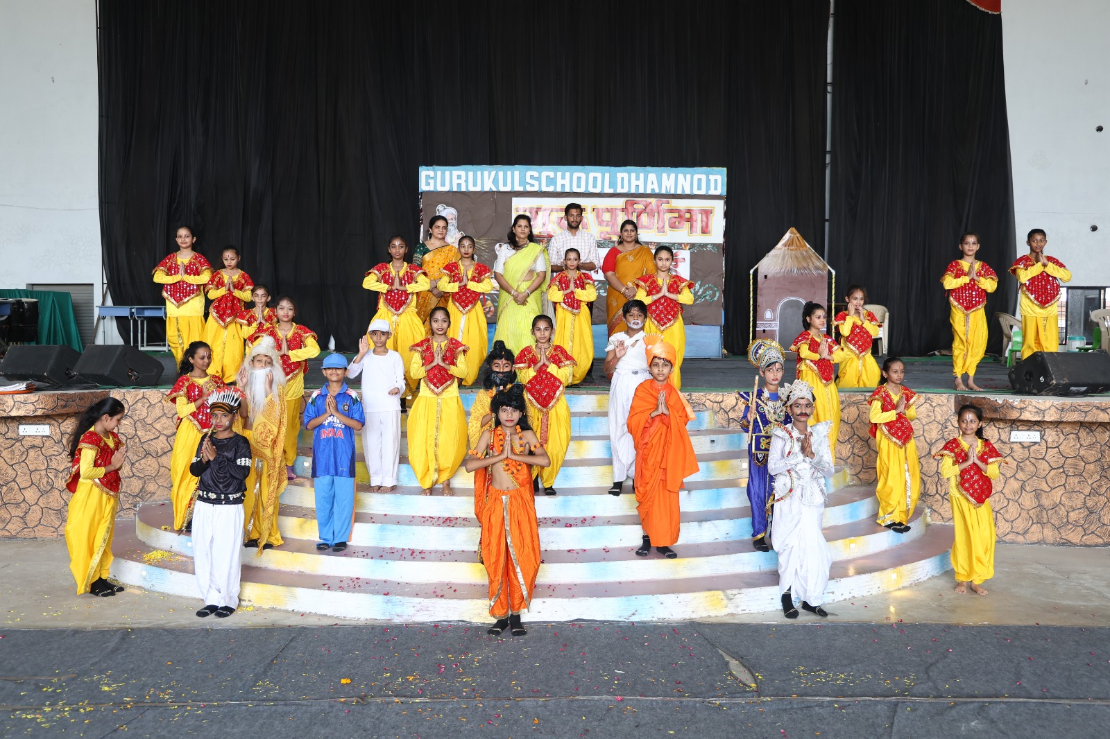गुरुकुल स्कूल धामनोद में श्रद्धा एवं संस्कृति के साथ मनाया गया गुरु पूर्णिमा महोत्सव*