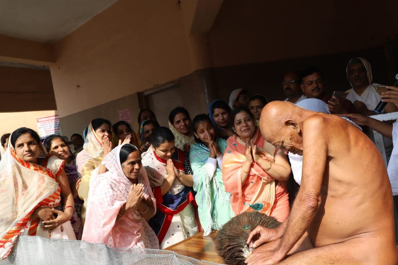 स्मृति का झरोखा : 2019 की वह सीख, जो आज भी उतनी ही प्रासंगिक है“आधुनिक क्रांति तो हुई, लेकिन शांति खत्म हो गई” — आचार्य विद्यासागरजी महाराज