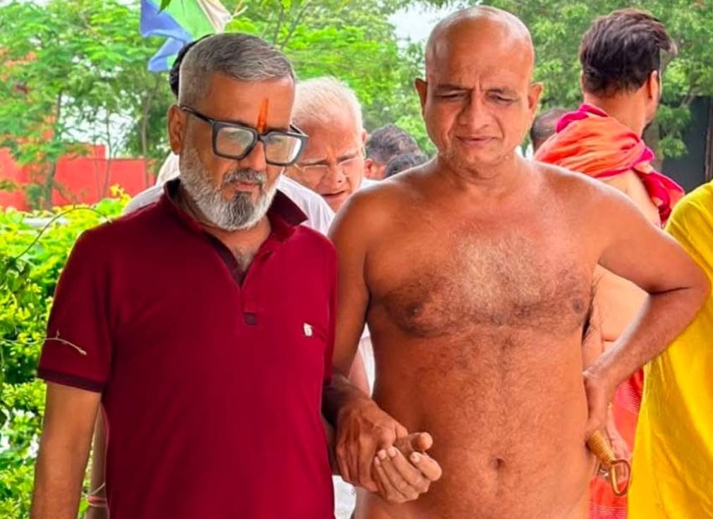 जब व्यक्ति बराबरी नहीं कर पाता, तो बुराई और बदनामी का सहारा लेता है” — अंतर्मना आचार्य प्रसन्न सागरजी महाराज 