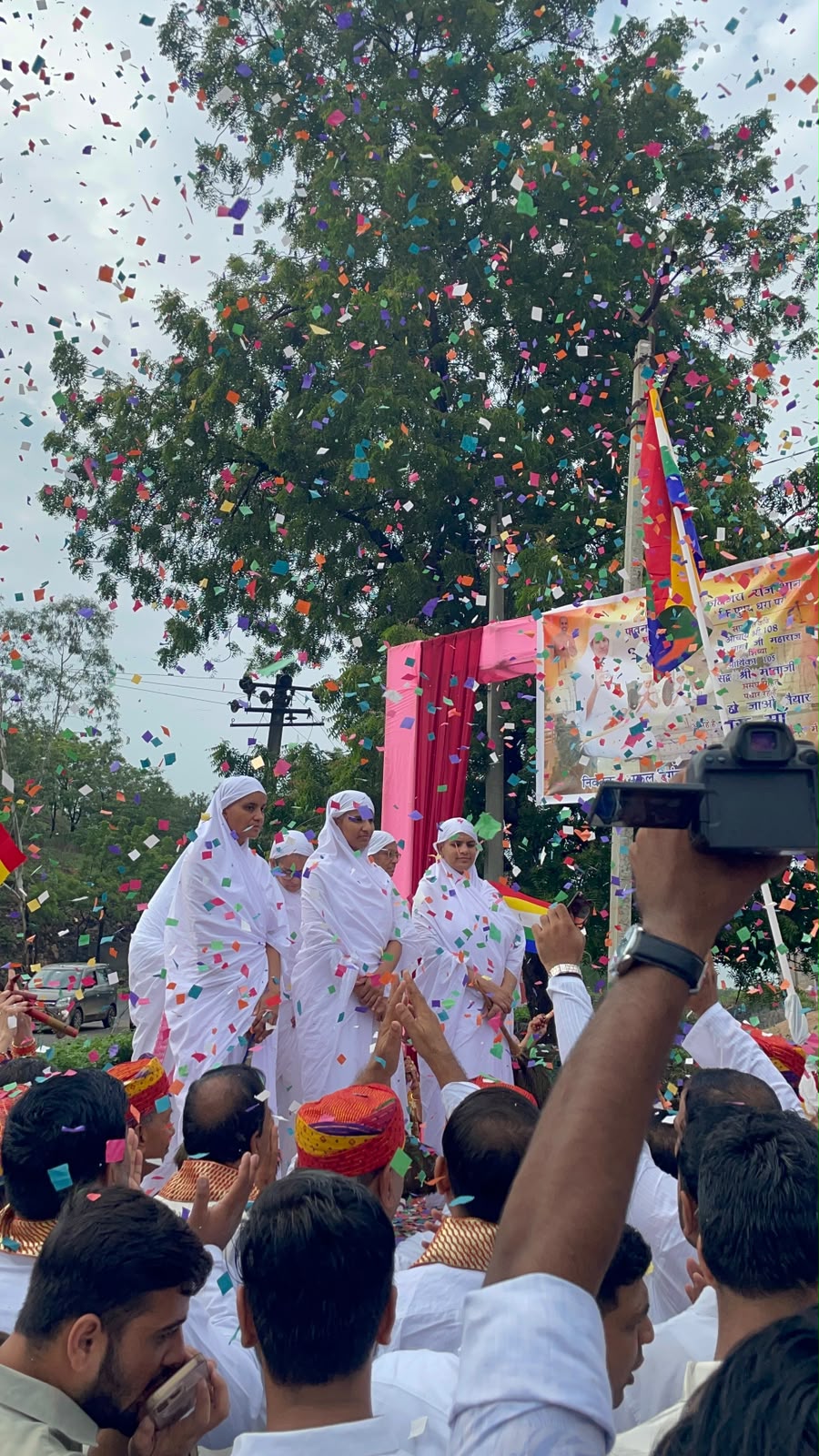 ऐतिहासिक मंगल प्रवेश से धर्ममय हुआ कलिंजरा, आर्यिका 105 सिद्धश्री माताजी संघ के चातुर्मास का भव्य शुभारंभ