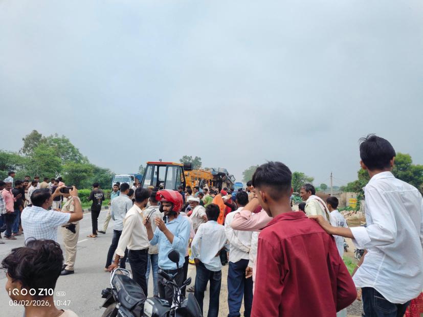 चाकसू जा रही श्रद्धालुओं से भरी बस हादसे का शिकार, टोंक जैन समाज ने सेवा और मानवता की मिसाल पेश की