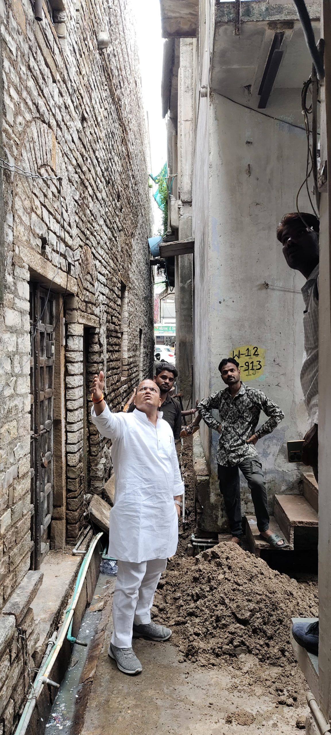 वर्षों की प्यास बुझाने की पहल: मंत्री मदन दिलावर के निर्देश पर वार्ड 12 में नई पेयजल पाइपलाइन का कार्य शुरू, सैकड़ों परिवारों को मिलेगा स्वच्छ पानी