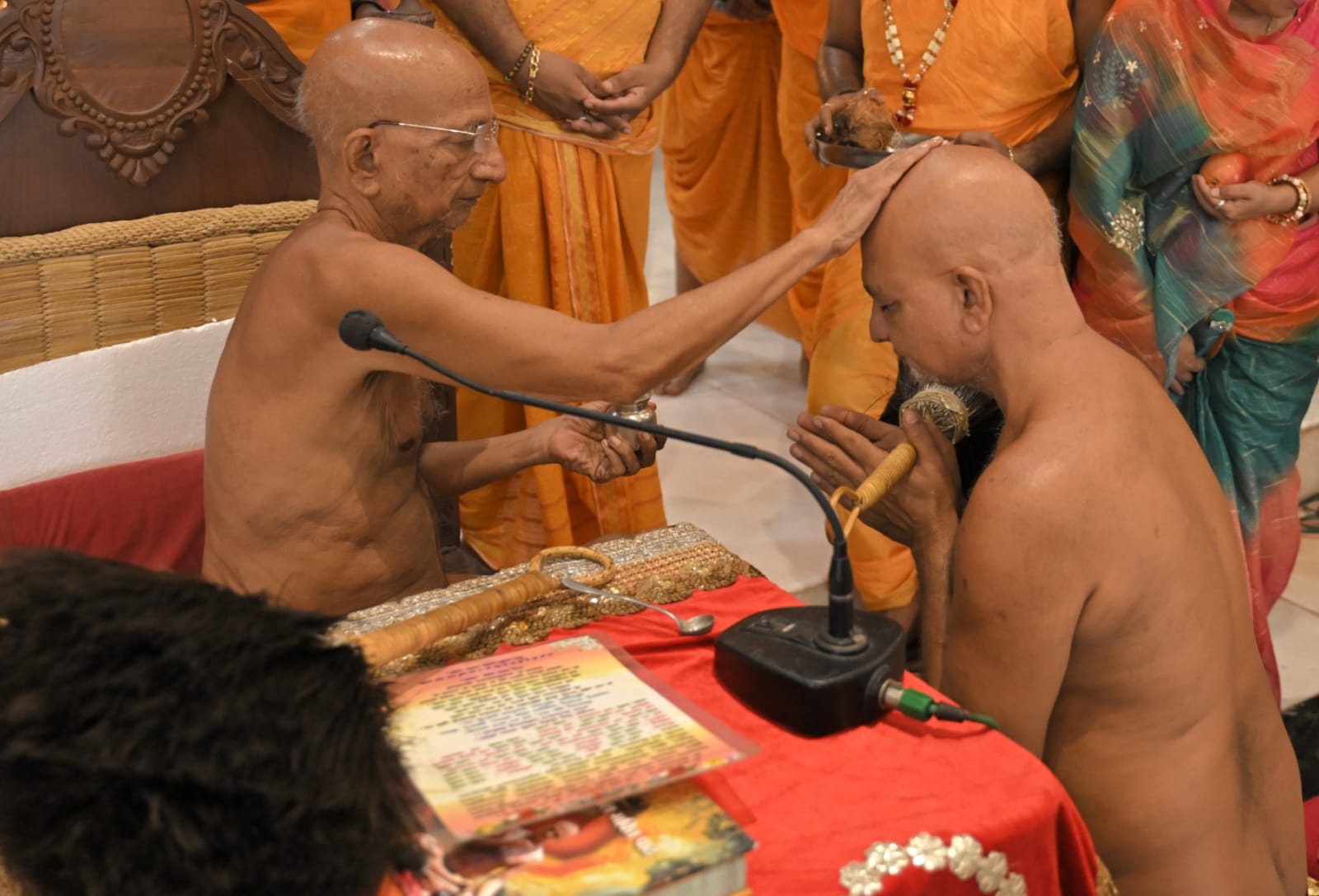 जिसने आपके लिए गड्ढा खोदा, उसी में आम-अमरूद का वृक्ष लगा दो : अंतर्मना आचार्य प्रसन्न सागरजी महाराज